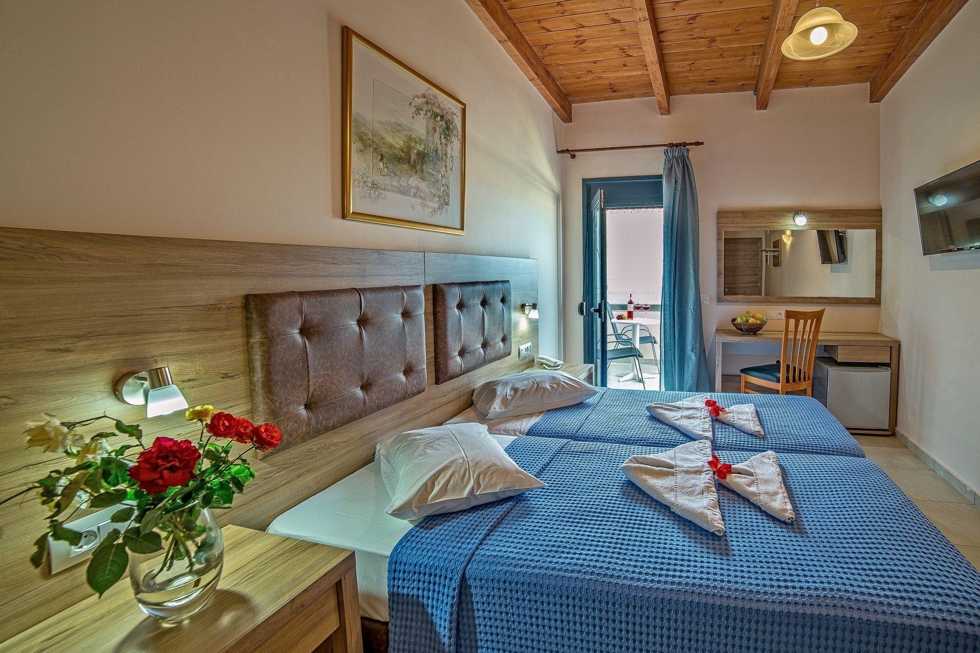 Blue Aegean Hotel & Suites Gouves Bagian luar foto
