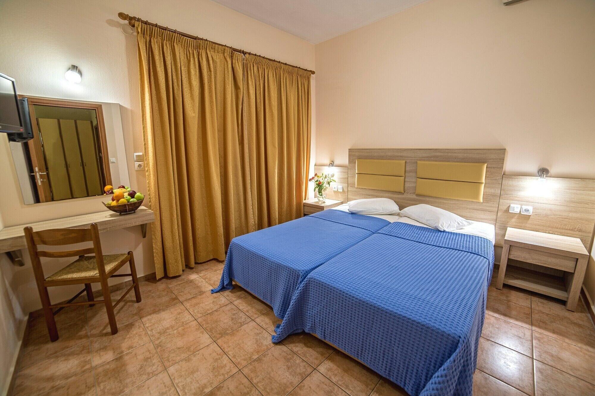 Blue Aegean Hotel & Suites Gouves Bagian luar foto