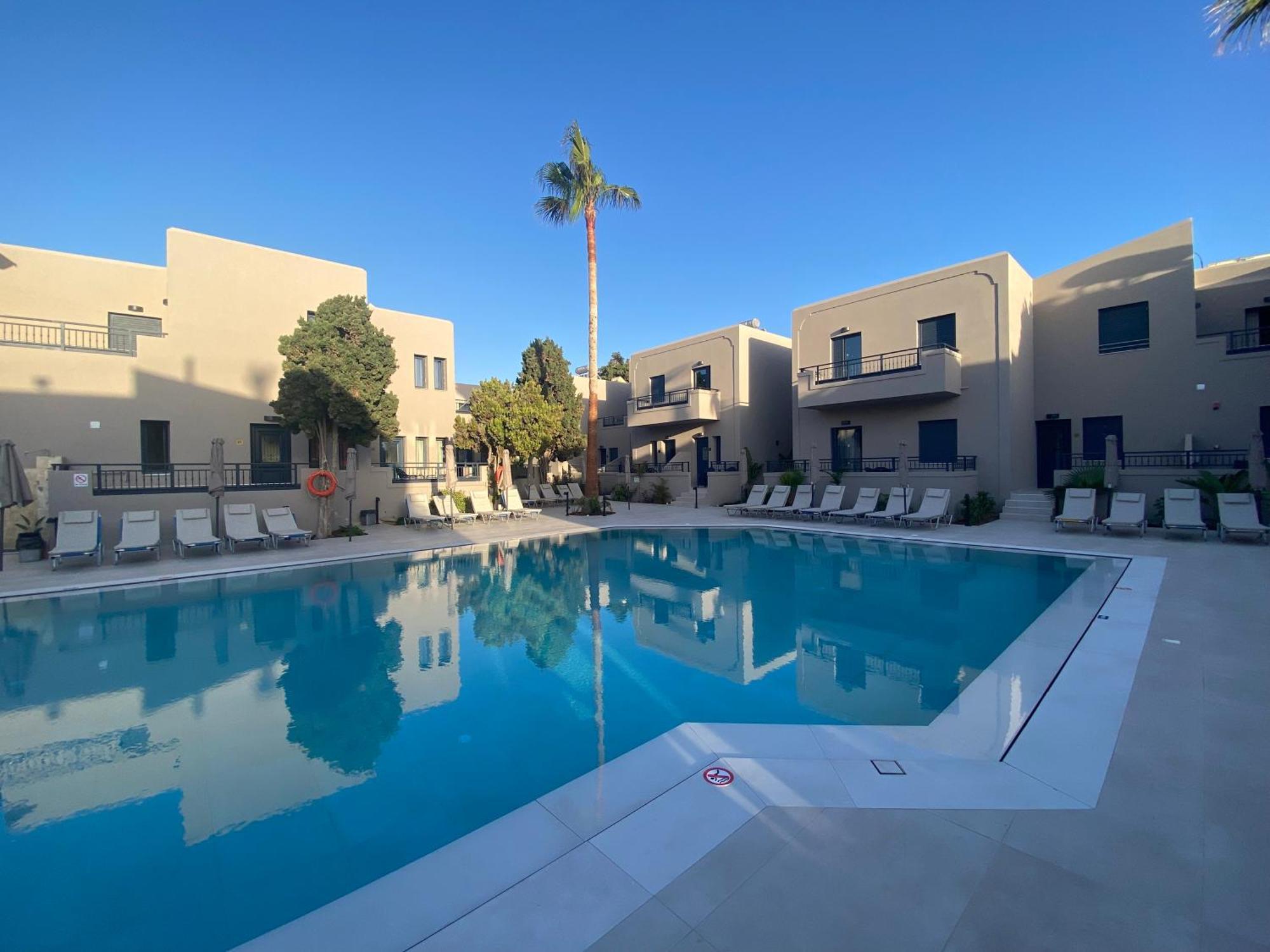 Blue Aegean Hotel & Suites Gouves Bagian luar foto
