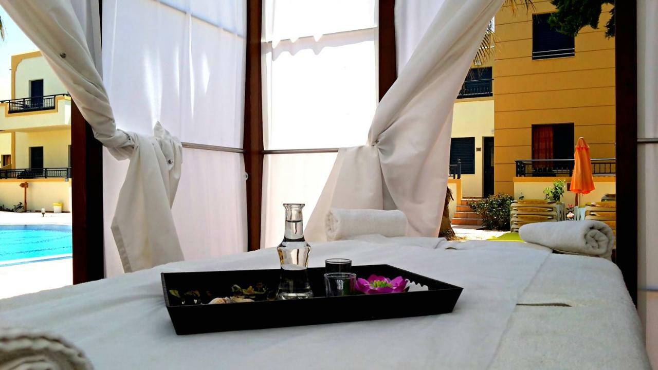 Blue Aegean Hotel & Suites Gouves Bagian luar foto
